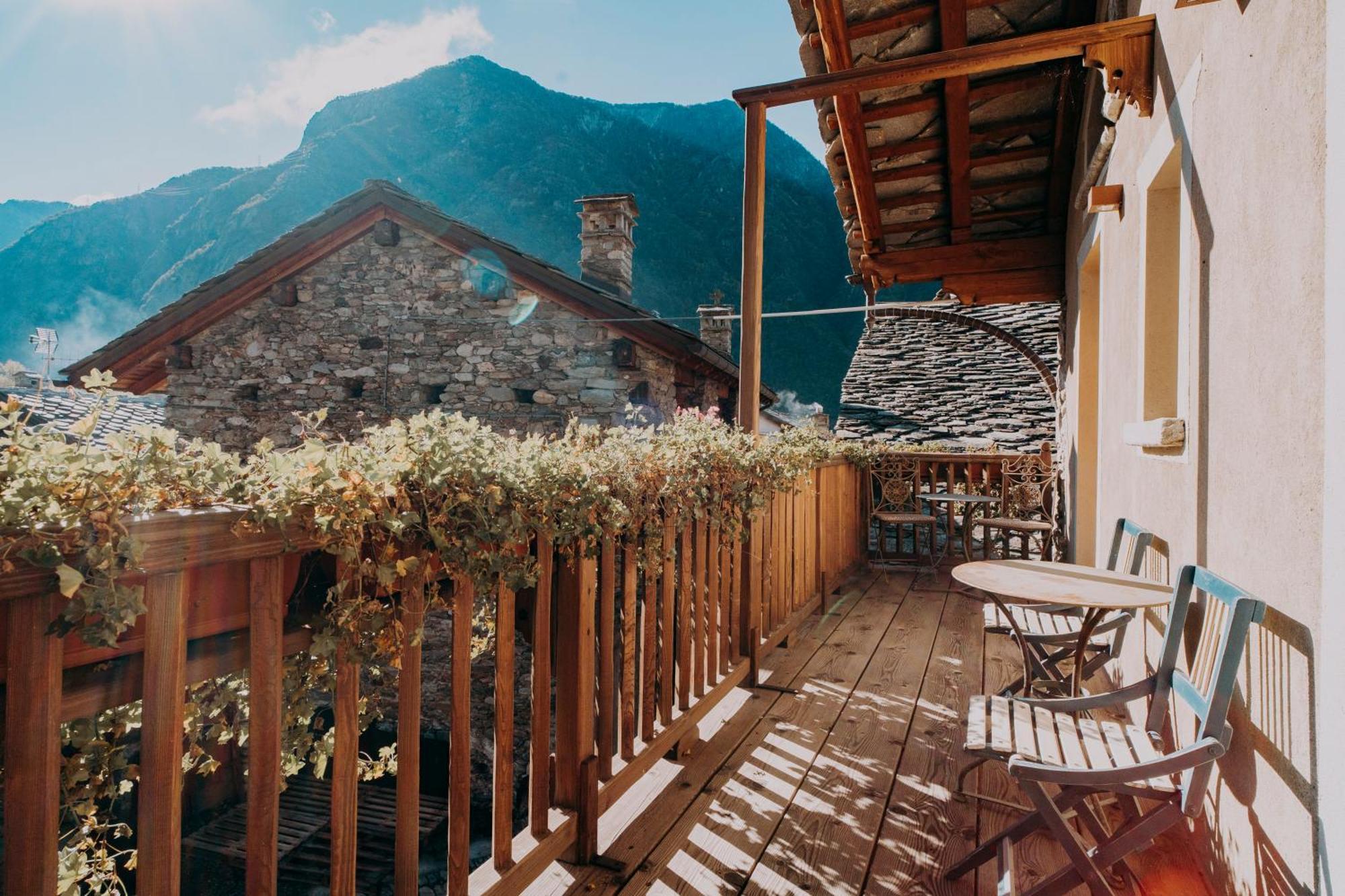 Au Coeur Du Village Chambres D'Hotes & Spa Arnad Εξωτερικό φωτογραφία
