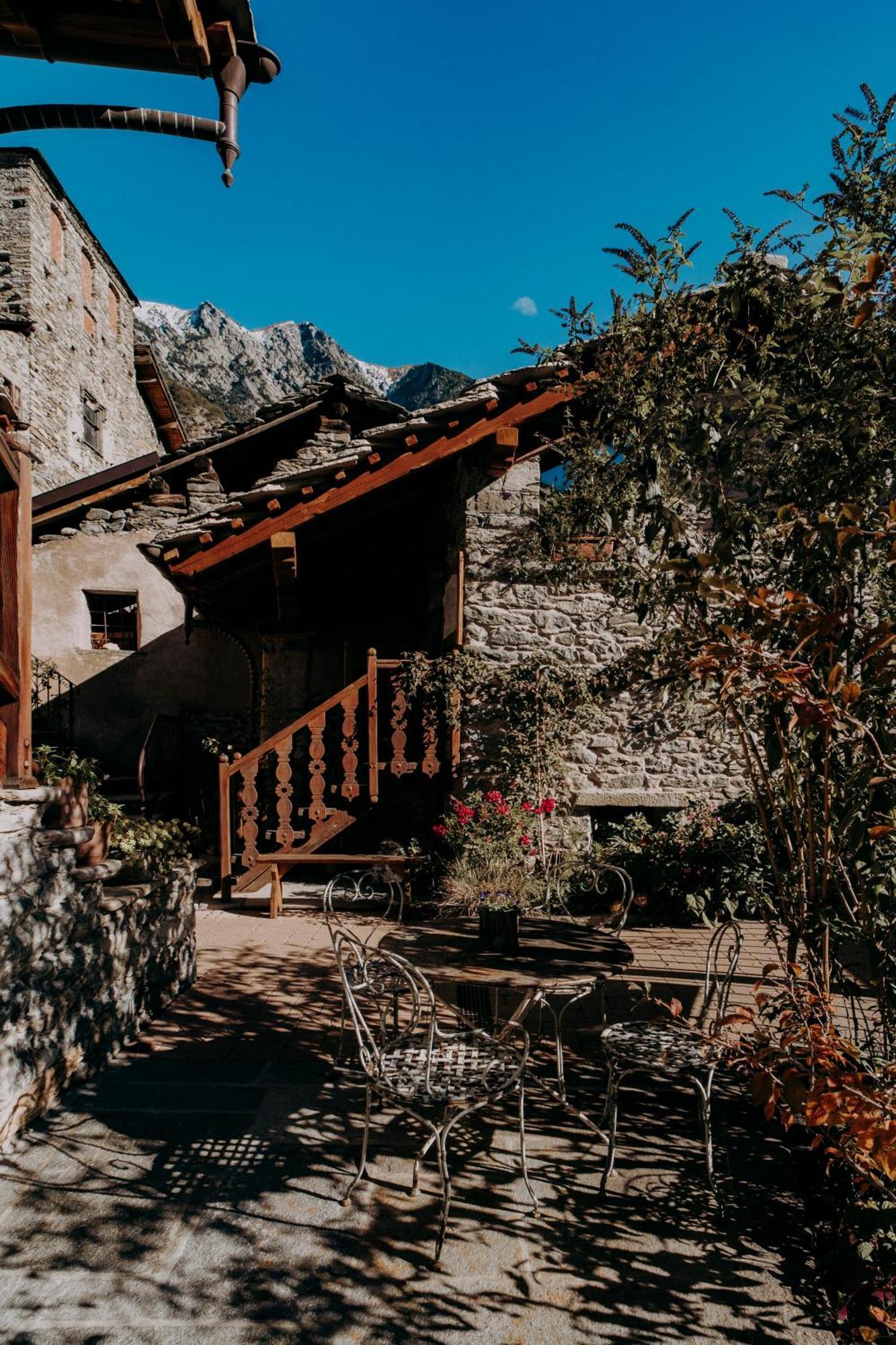 Au Coeur Du Village Chambres D'Hotes & Spa Arnad Εξωτερικό φωτογραφία