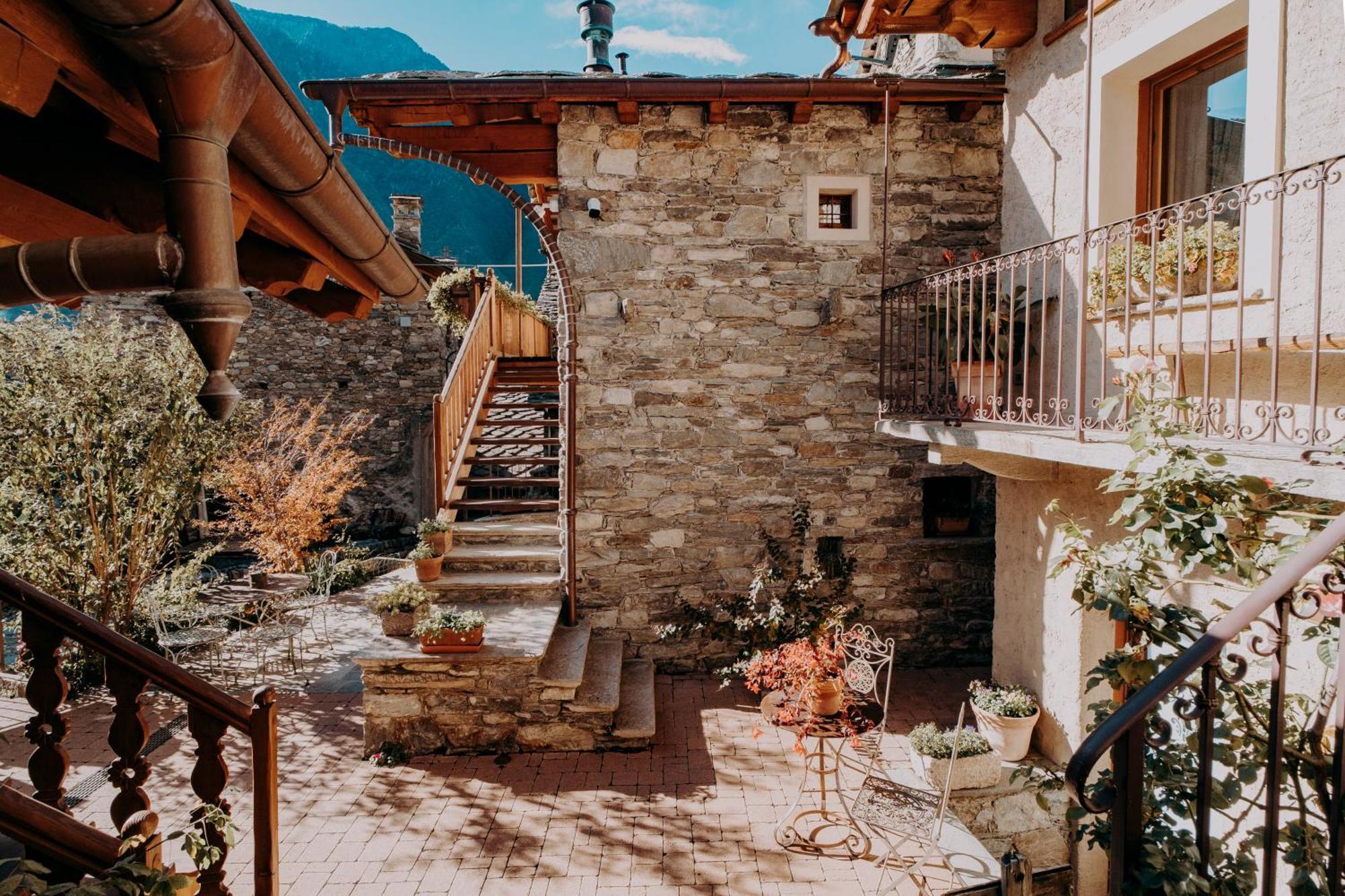 Au Coeur Du Village Chambres D'Hotes & Spa Arnad Εξωτερικό φωτογραφία