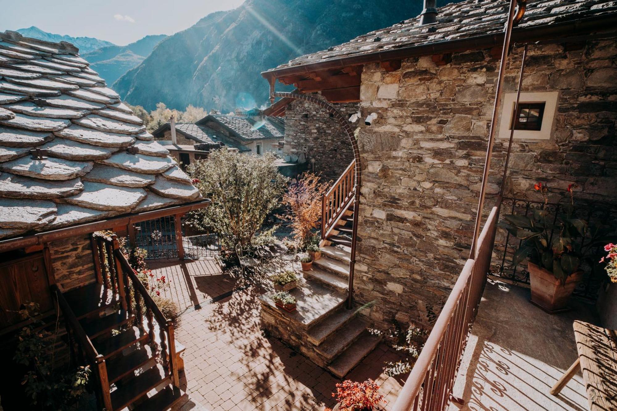 Au Coeur Du Village Chambres D'Hotes & Spa Arnad Εξωτερικό φωτογραφία